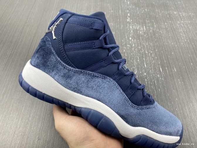 Rep MIDNIGHT NAVY JORDAN AIR AR0715-441 WMNS 11 VELVET 0807